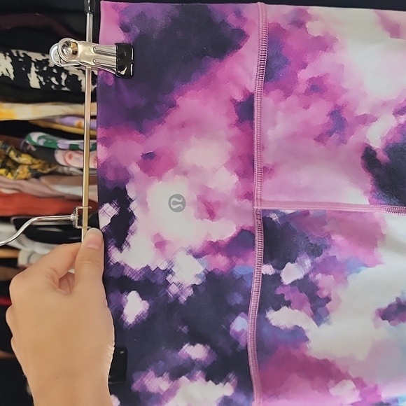 Lululemon leggings size 4 - Picture 4 of 4